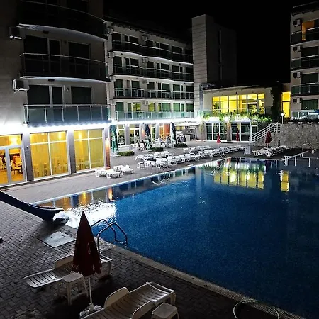 Clara Apartahotel Burgas
