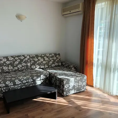 Clara Apartahotel Burgas