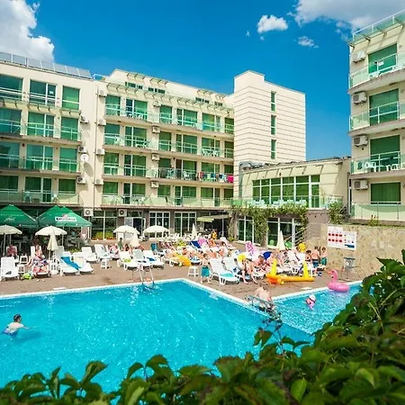 Clara Apartahotel 3*